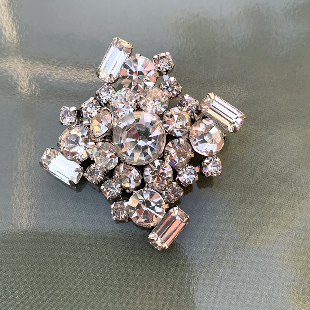 1950s Vintage Crystal Rhinestone Brooch